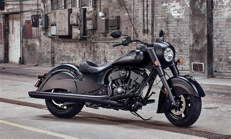 INDIAN CHIEF DARK HORSE® Windshield Features ... Allows you to use a shorter windshield for a better view over the top without sacrificing comfort or use the same ...